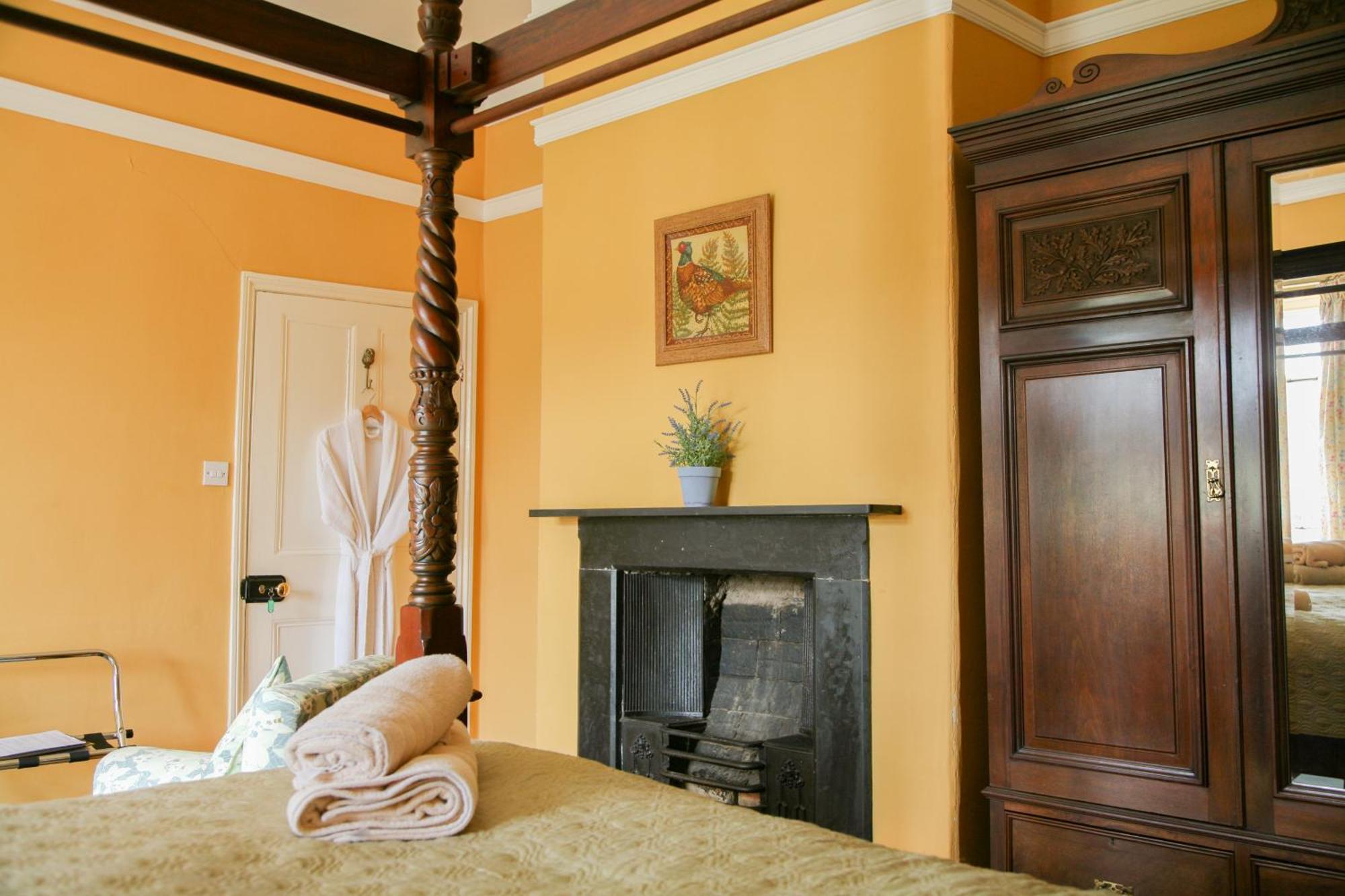 Huntlands Farm Bed & Breakfast Bromyard Exterior photo